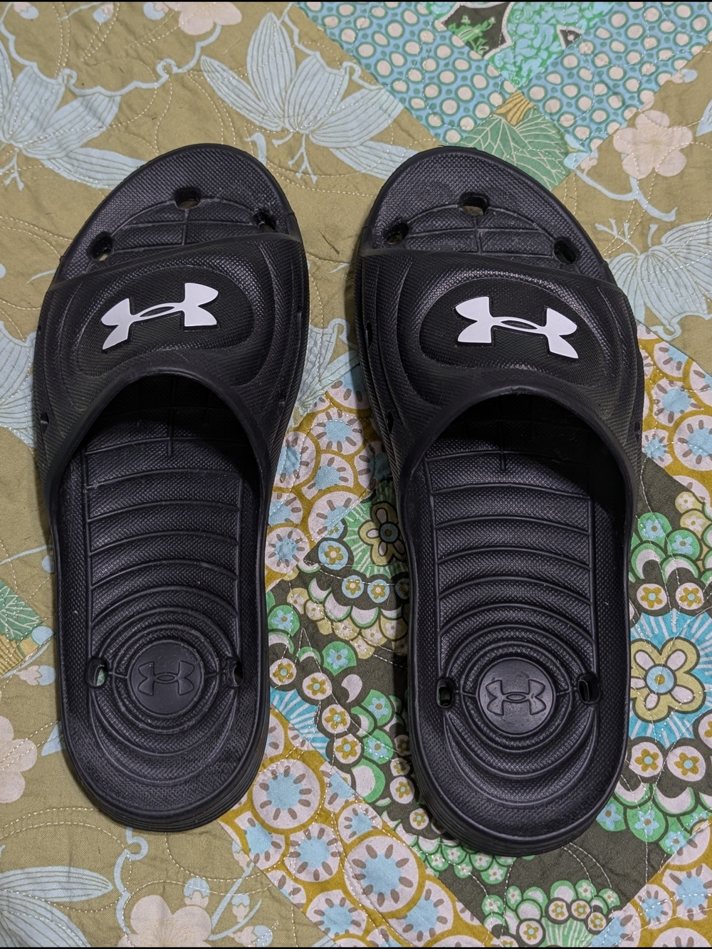 Under Armour men's Black Slide Sandals